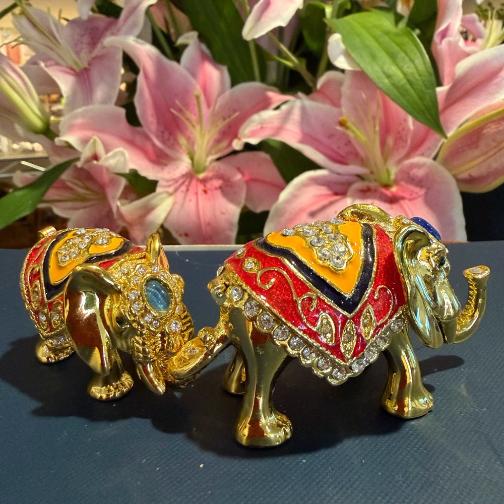 Gold and Red Elephant Figurine Set